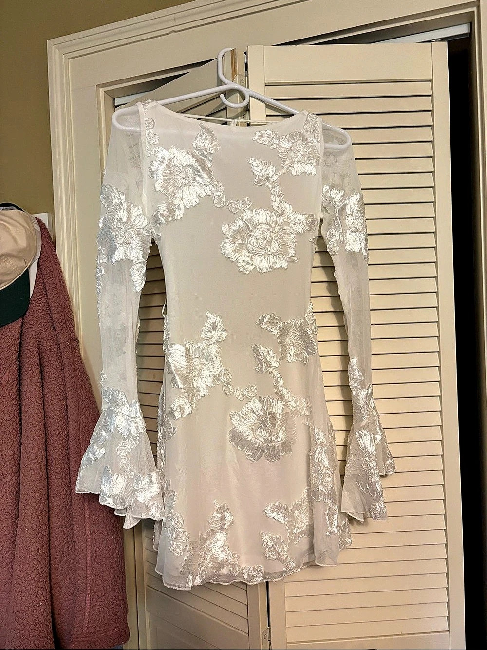 BILLY J Laniesia Mini Dress Floral White Size 4